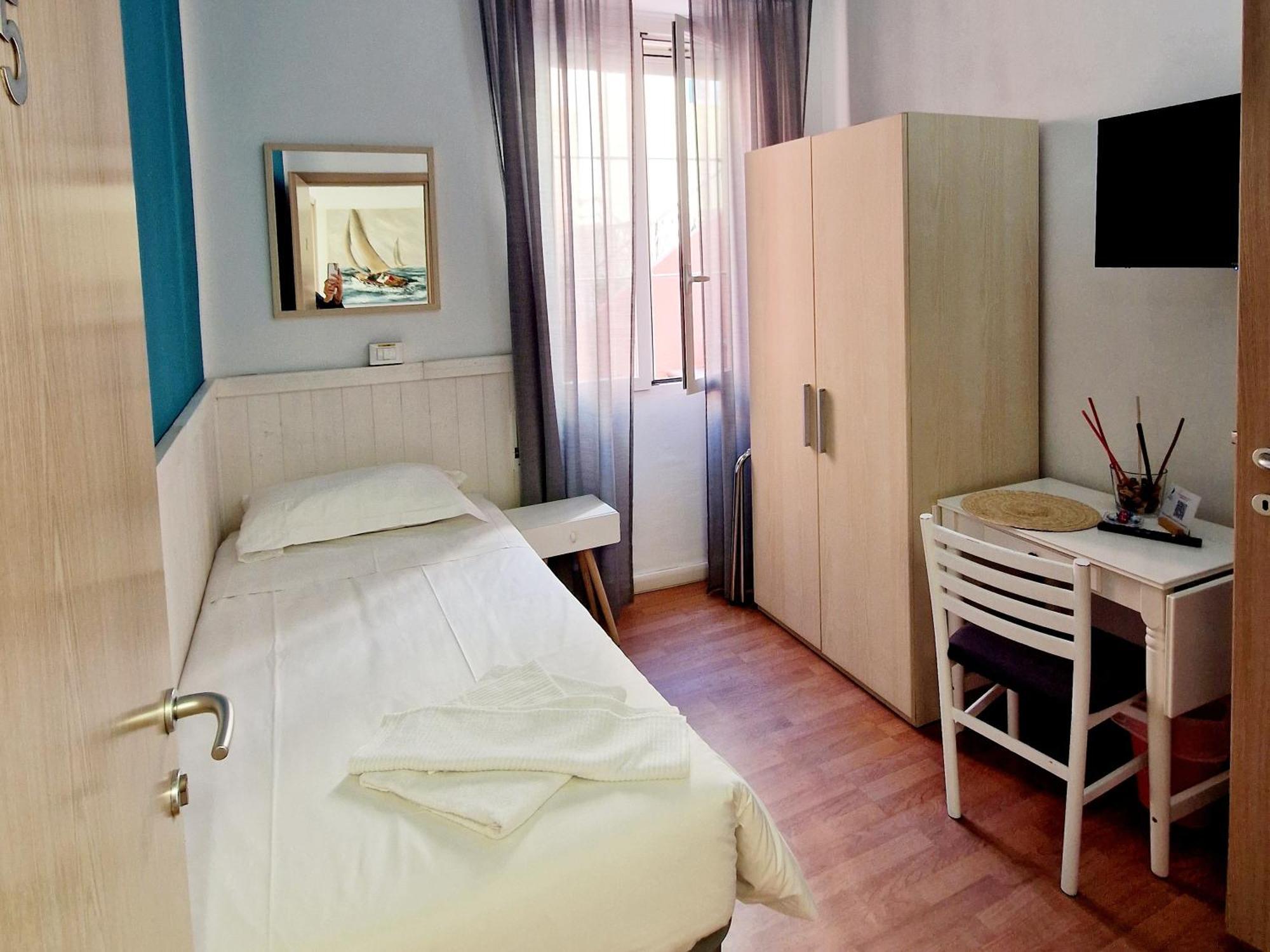 Vela Bianca H & R Hotel Diano Marina Bilik gambar