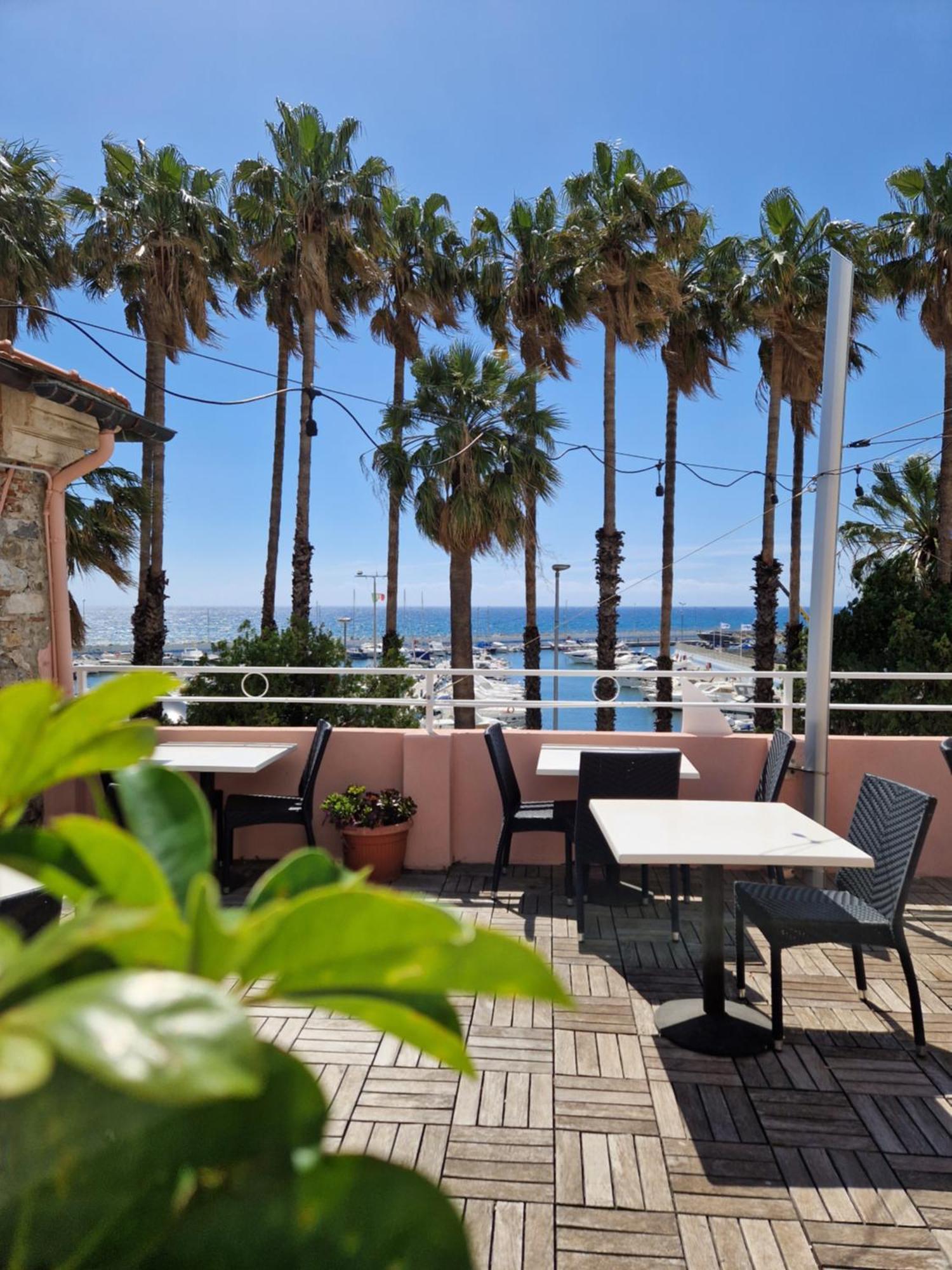 Vela Bianca H & R Hotel Diano Marina Luaran gambar